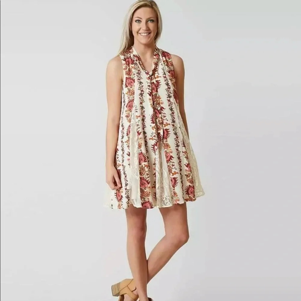 coco + jaimeson small floral lacy babydoll dress - Picture 1 of 10